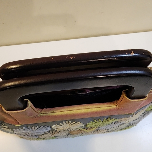 The Silk Trading Co.  100% Silk Embroidered Purse - Picture 11 of 16